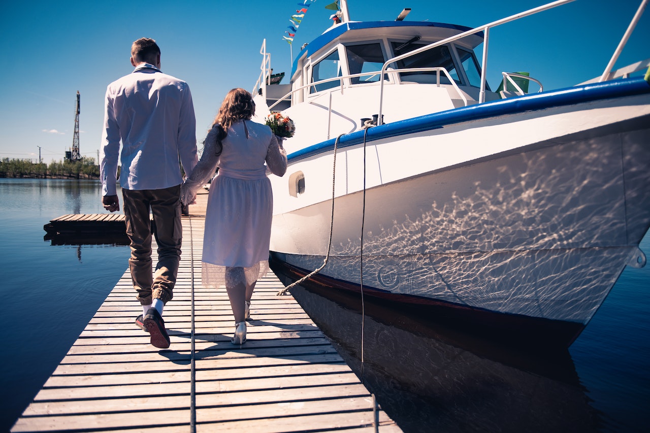 boat weddings and photoshoot